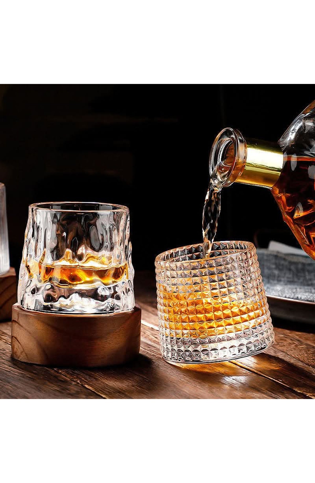 Spinning Whisky Glass with Wooden Coaster
